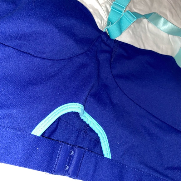 Fabletics workout set leggings sports bra - Picture 3 of 3